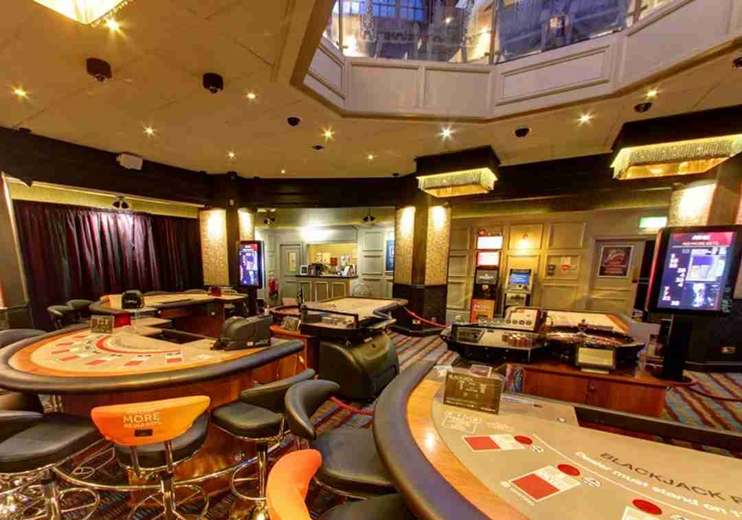 Cơ hội trải nghiệm hàng trăm trò chơi tại Le Macau Casino & Hotel
