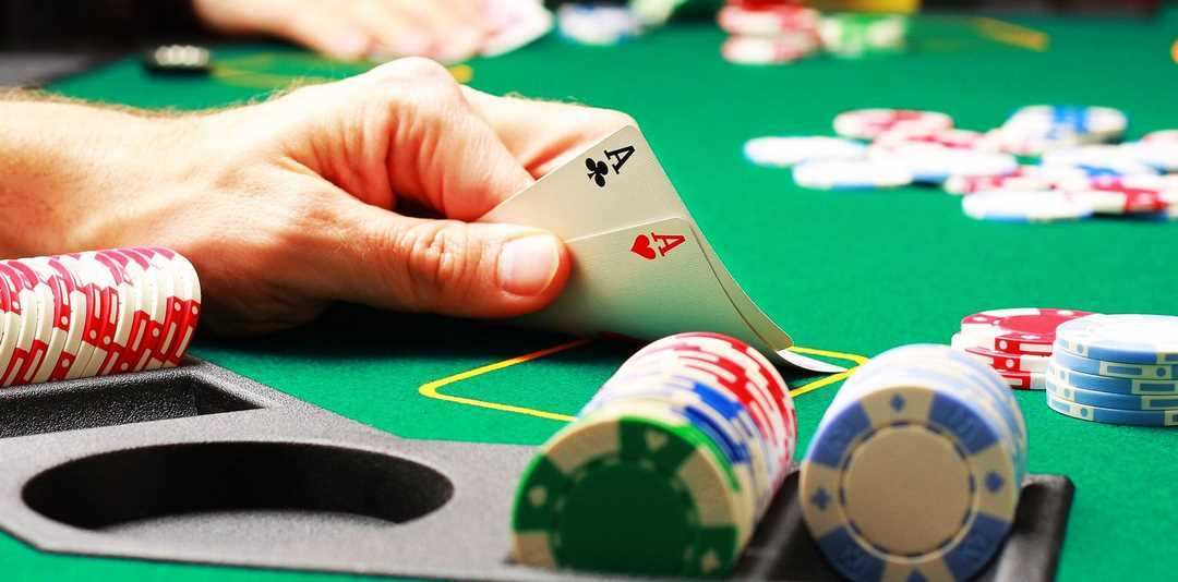Bài Poker - vũ khí bí mật của casino New World