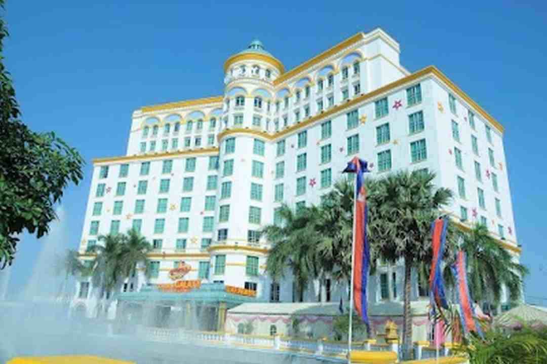 Golden Galaxy Hotel & Casino tọa lạc tại một trí đắc địa